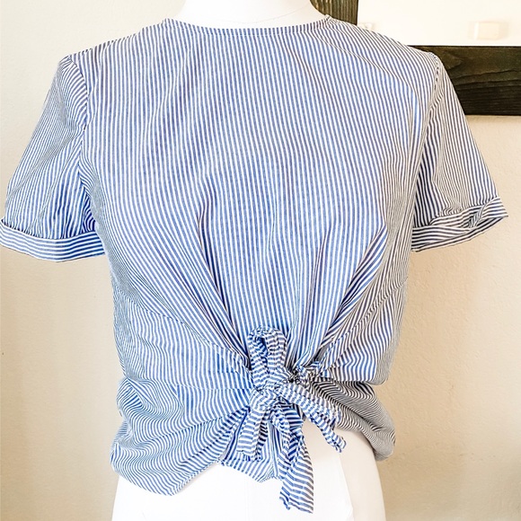 EUC Bar lll Twist-Front Top - Picture 1 of 2